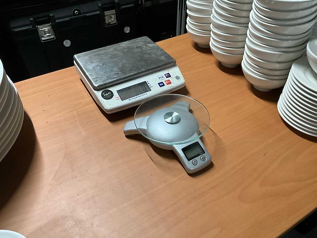 Louis tellier keukenweegschalen (2x) - afbeelding 1 van  6