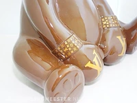 Louis vuitton boxing bear sculptuur - cobra art galery - afbeelding 3 van  7