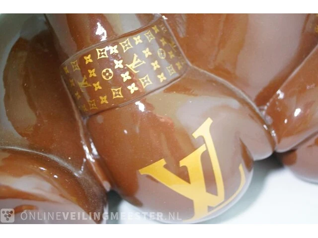 Louis vuitton boxing bear sculptuur - cobra art galery - afbeelding 4 van  7