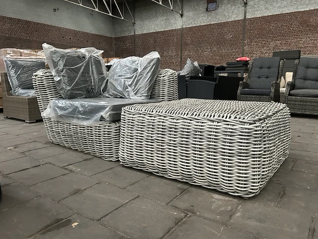 Loungehoek met hocker fonteyn - afbeelding 1 van  6