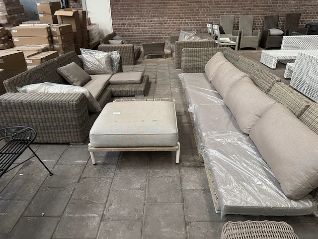 Loungeset met tafel fonteyn - afbeelding 3 van  10