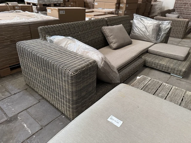 Loungeset met tafel fonteyn - afbeelding 7 van  10