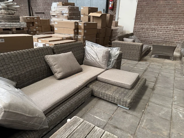 Loungeset met tafel fonteyn - afbeelding 8 van  10