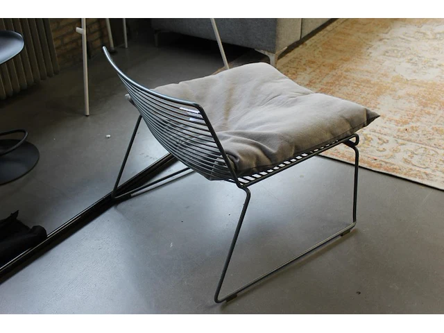 Loungestoel met kussen. - afbeelding 2 van  2