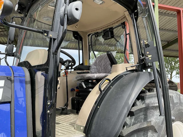 Lovol m1104 vierwielaangedreven landbouwtractor - afbeelding 20 van  41
