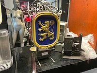 Löwenbrau cerveza neonreclame - afbeelding 2 van  8