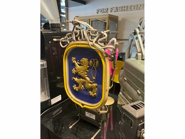 Löwenbrau cerveza neonreclame - afbeelding 5 van  8
