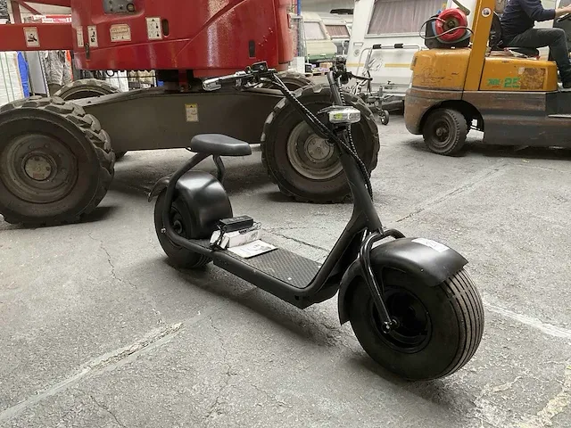 Lowrider e-scooter - afbeelding 5 van  10