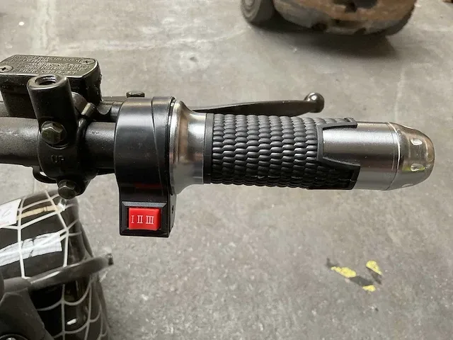 Lowrider e-scooter - afbeelding 7 van  9