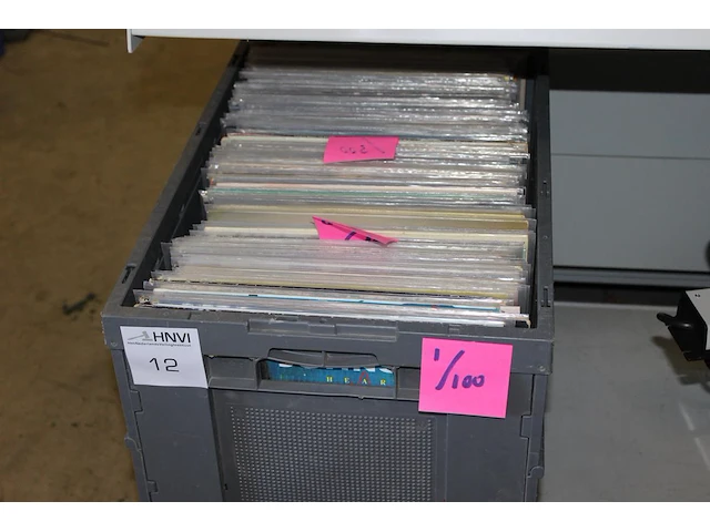 Lp's / langspeelplaten in kunststof krat. ruim 125 stuks. - afbeelding 1 van  4