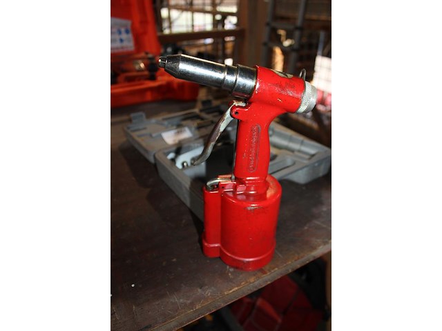 Lucht popnageltang. - afbeelding 3 van  3