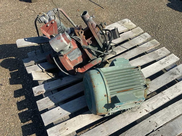 Luchtcompressor en 1 elektromotoren - afbeelding 2 van  6