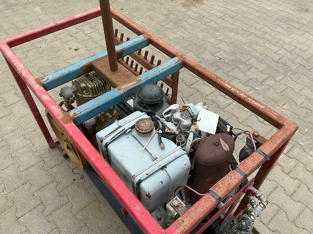 Luchtcompressor met hatz dieselmotor - afbeelding 5 van  13