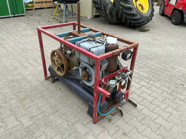 Luchtcompressor met hatz dieselmotor - afbeelding 6 van  13