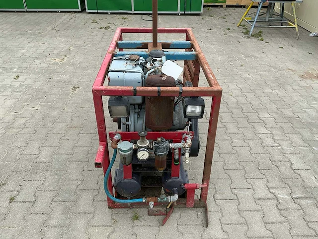 Luchtcompressor met hatz dieselmotor - afbeelding 7 van  13