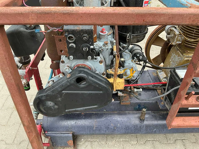 Luchtcompressor met hatz dieselmotor - afbeelding 11 van  13