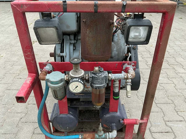 Luchtcompressor met hatz dieselmotor - afbeelding 13 van  13