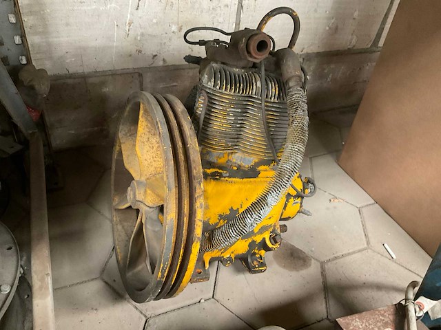 Luchtcompressor - afbeelding 1 van  2