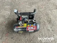 Luchtcompressor - afbeelding 1 van  3