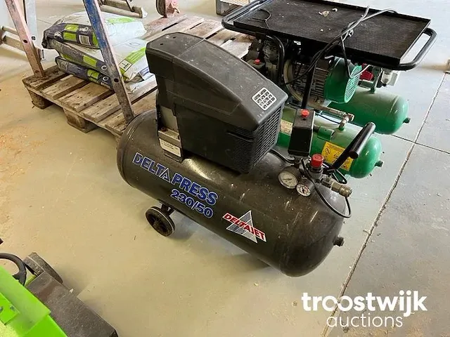 Luchtcompressor - afbeelding 1 van  2
