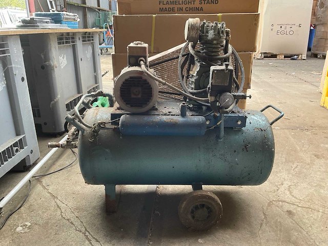 Luchtcompressor - afbeelding 1 van  2