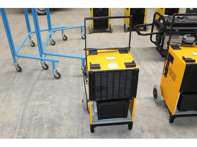 Luchtdroger trotec ttk 170 s. let op: onderdeel van combinatiekavel r174. onderdeel van combinatiekavel combinatiekavel van kavels r166 t/m r173, zijnde 8 luchtdrogers trotec ttk 170 s. - afbeelding 1 van  2