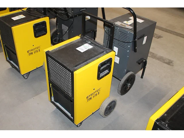 Luchtdroger trotec ttk 175 s, max. 300m3 per uur. let op: onderdeel combinatiekavel u233 onderdeel van combinatiekavel combinatiekavel van kavels u227-u232, zijnde 6 luchtdrogers trotec ttk 175 s. - afbeelding 1 van  2