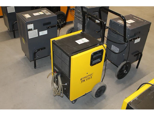 Luchtdroger trotec ttk 175 s, max. 300m3 per uur. let op: onderdeel combinatiekavel u233 onderdeel van combinatiekavel combinatiekavel van kavels u227-u232, zijnde 6 luchtdrogers trotec ttk 175 s. - afbeelding 1 van  2