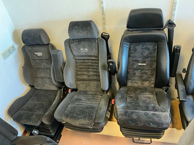 Luchtgeveerde stoelen en bureau stoelen (25x) - afbeelding 13 van  17