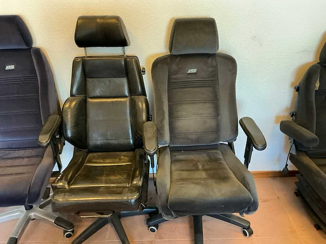 Luchtgeveerde stoelen en bureau stoelen (25x) - afbeelding 16 van  17