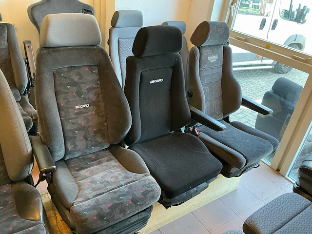 Luchtgeveerde stoelen en bureau stoelen (25x) - afbeelding 7 van  17