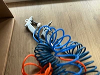 Luchtpistool met spuraalslang (2x) - afbeelding 2 van  2