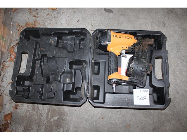 Luchttacker bostich in koffer. - afbeelding 1 van  2