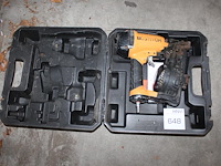 Luchttacker bostich in koffer. - afbeelding 1 van  2