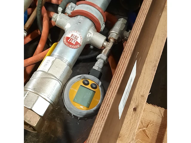 Luchtverplaatser in houten kist - afbeelding 3 van  14