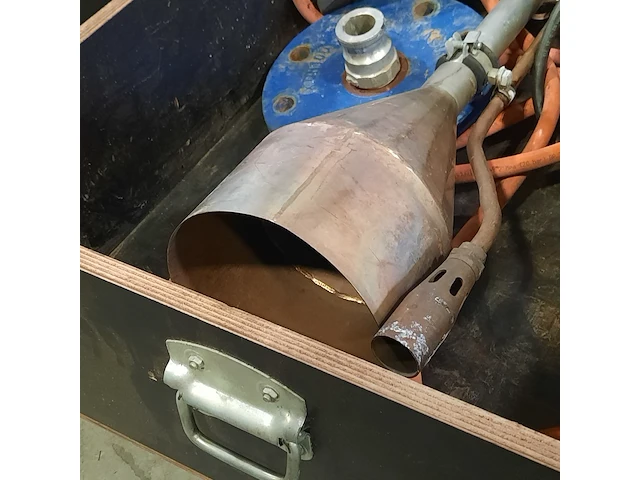 Luchtverplaatser in houten kist - afbeelding 5 van  14