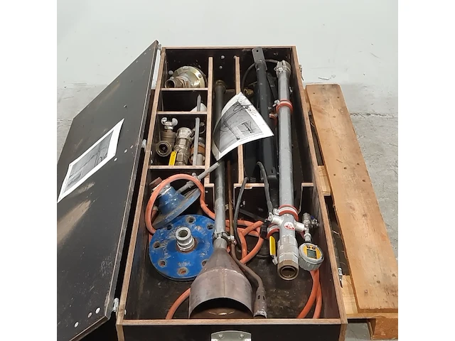 Luchtverplaatser in houten kist - afbeelding 7 van  14