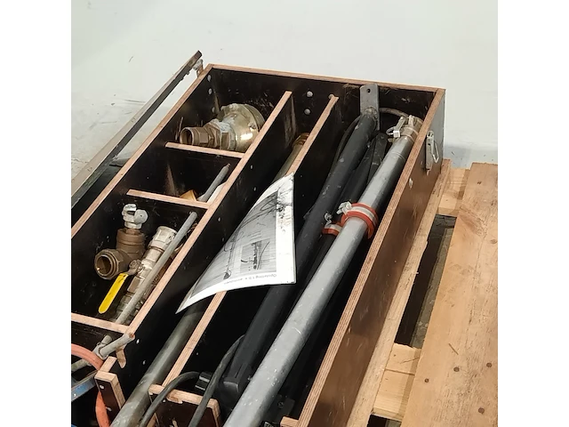 Luchtverplaatser in houten kist - afbeelding 8 van  14