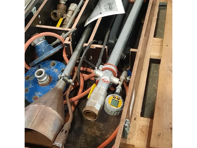 Luchtverplaatser in houten kist - afbeelding 9 van  14