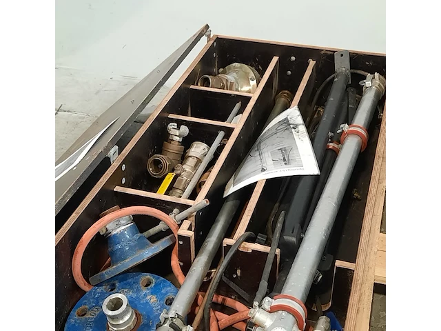 Luchtverplaatser in houten kist - afbeelding 11 van  14