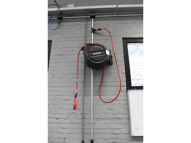 Luchtwandkatrol weber tools met luchtpistool. - afbeelding 2 van  3