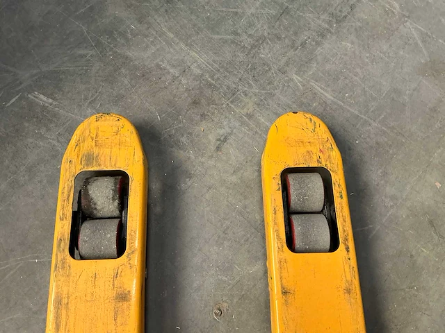 Lüco hand hydraulische palletwagen - afbeelding 3 van  6