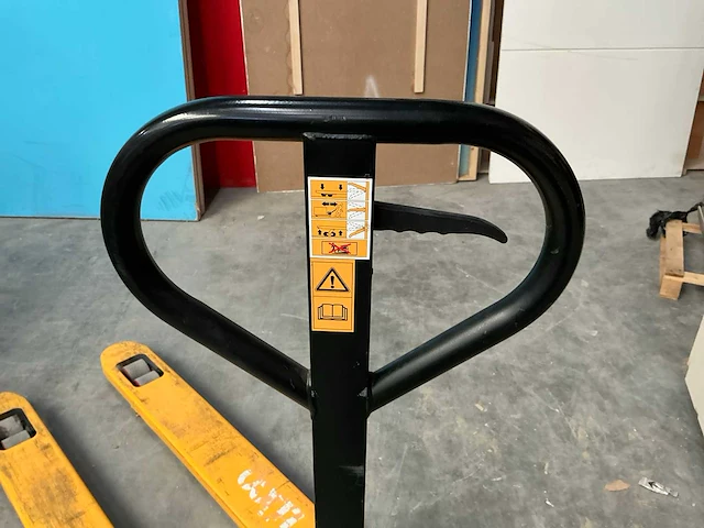Lüco hand hydraulische palletwagen - afbeelding 5 van  6