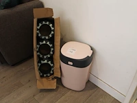 Luieremmer diaper genie complete voor circa 25 luiers met drie navulcassettes. - afbeelding 1 van  1