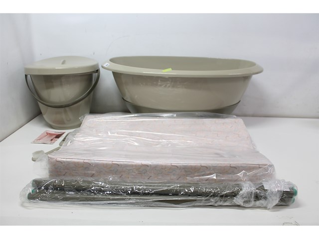 Luma badset met aankleedkussen olive green - afbeelding 1 van  2