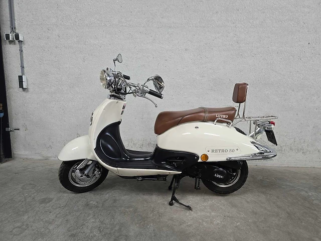 Luuko - snorscooter - retro 50 - 4t 25km uitvoering d675rr - afbeelding 1 van  7