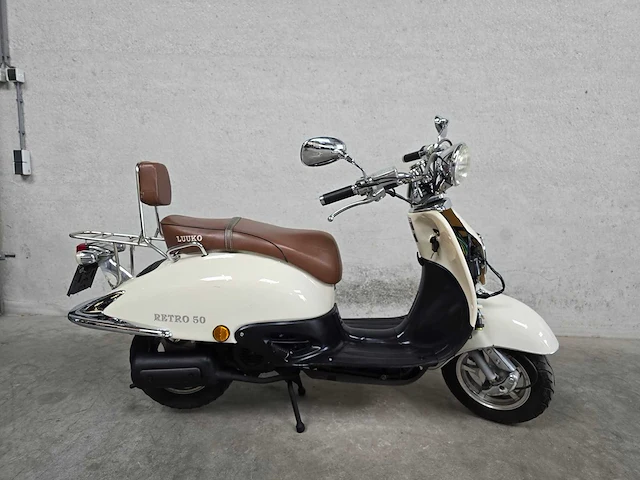 Luuko - snorscooter - retro 50 - 4t 25km uitvoering d675rr - afbeelding 2 van  7