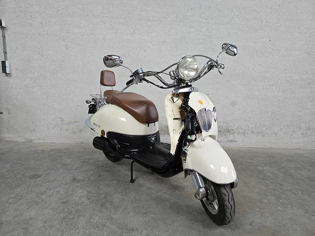 Luuko - snorscooter - retro 50 - 4t 25km uitvoering d675rr - afbeelding 4 van  7