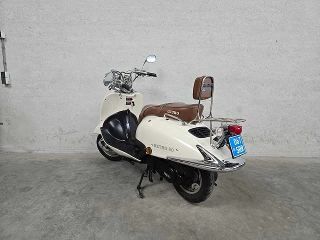 Luuko - snorscooter - retro 50 - 4t 25km uitvoering d675rr - afbeelding 6 van  7