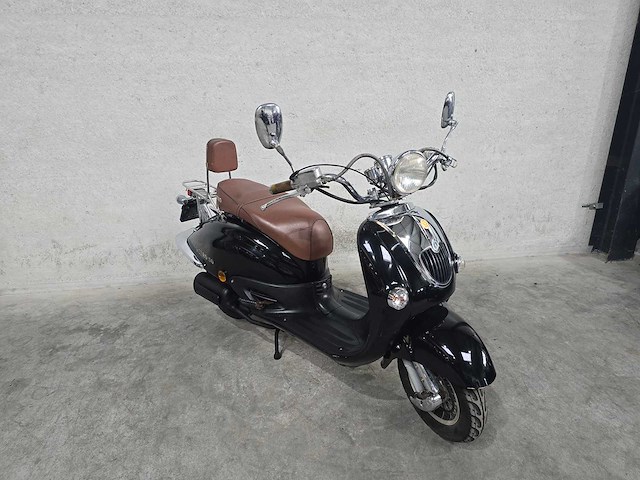 Luuko - snorscooter - retro 50 - 4t 25km uitvoering f872bx - afbeelding 3 van  7